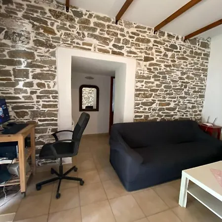 Petrino Agios Nikolaos (Chalkidiki)